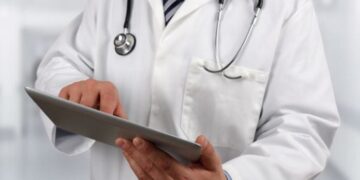 فيرست باس.. أول منصة موحدة متكاملةلتعزيز التفاعل بين الطبيب والمريض في سلطنة عمان