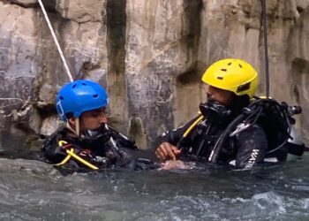 لليوم الثاني على التوالي.. فرق الإنقاذ تواصل عمليات البحث عن الغريق في مجرى وادي ضيقة بولاية دماء و الطائيين