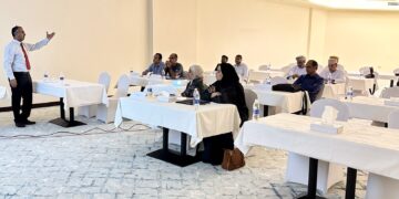 انطلاق برنامج الدورة الدولية لإعداد الاطباء البيطريين لسباقات القدرة والتحمل بمسقط