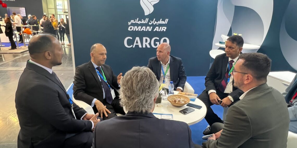 الطيران العماني يختتم مشاركته في معرض الشحن الجوي الأوروبي 2023