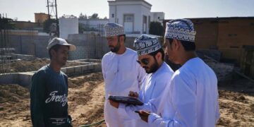 حملة تفتيشية مكثفة على مباني قيد الإنشاء بالخابورة