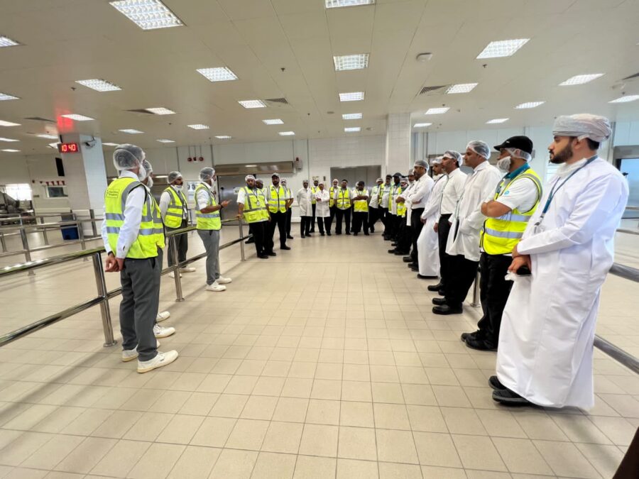 "مطارات عُمان" تنفذ حملة توعوية عن الإجهاد الحراري تغطي 600 موظف 2 87438dd6 ed2e 4352 a747 616bf53afa4a