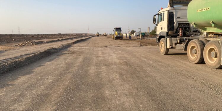 العمل مستمرًا في ازدواجية طريق الخابورة/ الغيزين 1 العمل مستمرًا في ازدواجية طريق الخابورة/ الغيزين