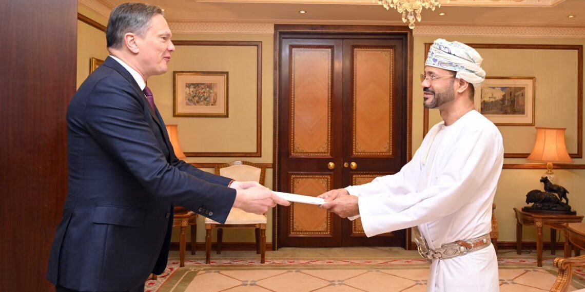 وزير الخارجية يتسلم نسخة من أوراق اعتماد سفير جمهورية ليتوانيا المعيّن لدى سلطنة عُمان 1 وزير الخارجية يتسلم نسخة من أوراق اعتماد سفير جمهورية ليتوانيا المعيّن لدى سلطنة عُمان