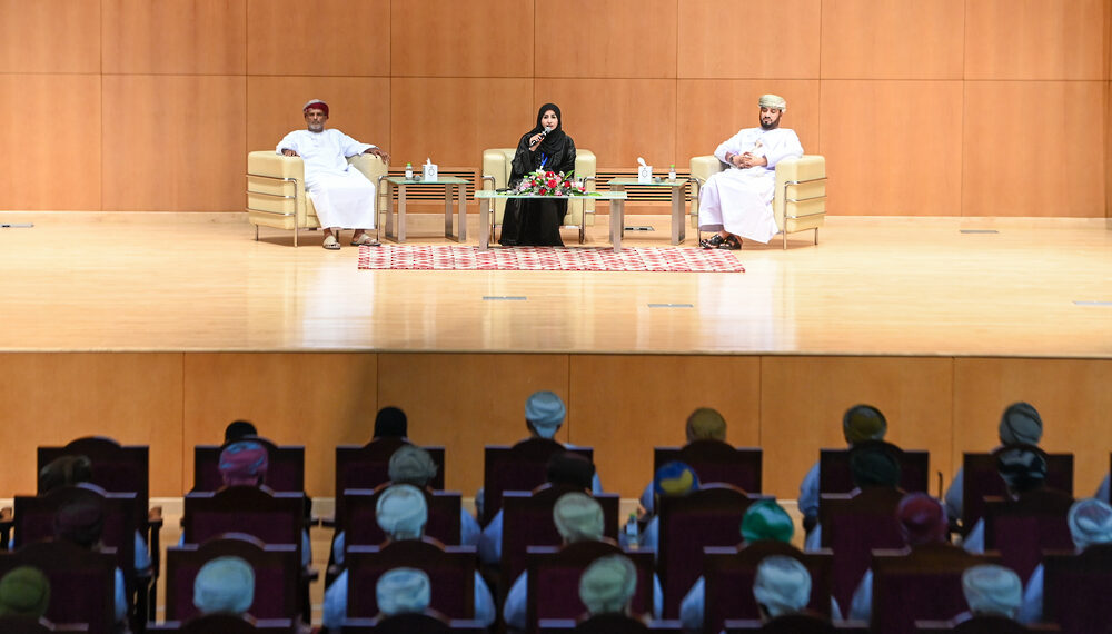 تعليمية ظفار تنظم ملتقى تعزيز الشراكة بين المدرسة والأسرة