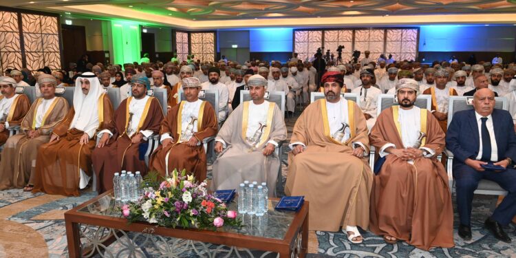 المؤتمر الرابع للاتحاد العام لعمال سلطنة عُمان يستعرض الممارسات التي تقوم بها النقابات العمالية