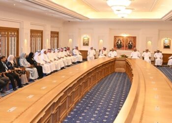 وزير العمل يلتقي بممثلي المنظمات الخليجية