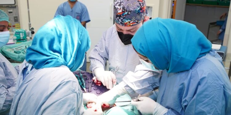 المستشفى السُّلطاني: جهود كبيرة ومتواصلة لتقليص قوائم الانتظار للعمليات الجراحية والأشعة التلفزيونية