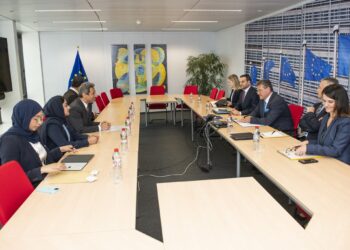 وزير الطاقة والمعادن يلتقي بنائب رئيس المفوضية الأوروبية ووزيرة الطاقة البلجيكية