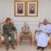 الأمين العام بوزارة الدفاع يستقبل قائد القوات البحرية بالقيادة الوسطى الأمريكية 8 الأمين العام بوزارة الدفاع يستقبل قائد القوات البحرية بالقيادة الوسطى الأمريكية