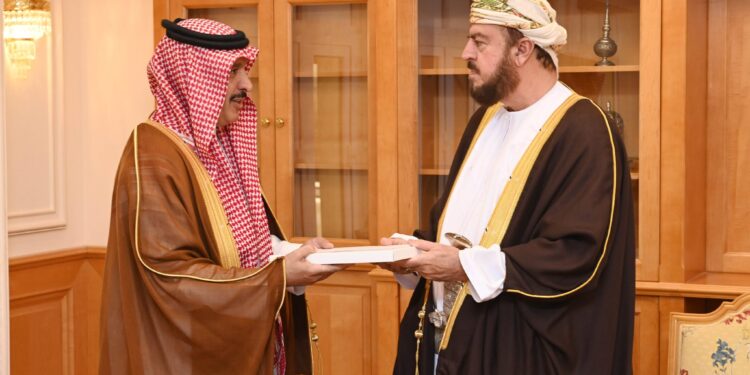 جلالة السلطان يتلقى رسالة خطية من أخيه الملك سلمان 1 جلالة السلطان يتلقى رسالة خطية من أخيه الملك سلمان