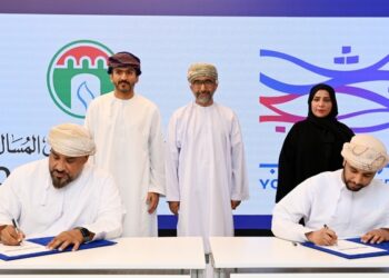 التوقيع على 12 برنامجًا للشباب في مختلف المجالات بمحافظة جنوب الشرقية