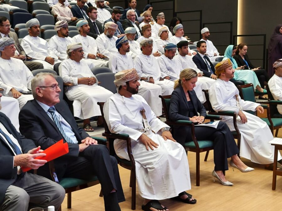 مؤتمر يبحث الفرص العُمانية الفرنسية في قطاع الثروة السمكية 2 IMG 6123