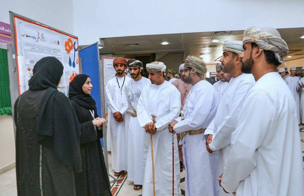 افتتاح فرع معهد المهندسين والمعرض الهندسي بجامعة التقنية والعلوم التطبيقية بشناص 3 IMG 6152