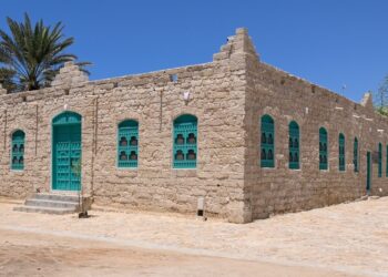 تواصل أعمال ترميم مشروع تطوير المنطقة التراثية القديمة بمنطقة الحافة