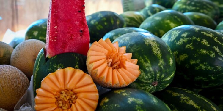 تأثير المبيدات المحظورة واستخدام المرخص منها بالطرق غير السليمة على المحاصيل الزراعية