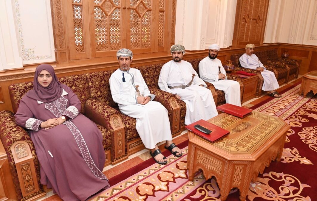 السيد فهد بن محمود يستقبل رئيس مجلس الشورى وأصحاب السعادة أعضاء مكتب المجلس 5 IMG 6273