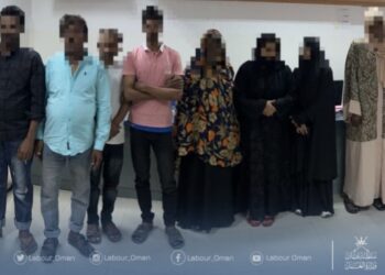 ضبط 11 عاملًا مخالفًا لأحكام قانون العمل في مسقط
