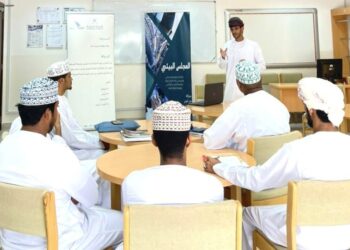 بحث القضايا والتحديات البيئية بالتعاون مع طلبة مؤسسات التعليم العالي بشمال الشرقية