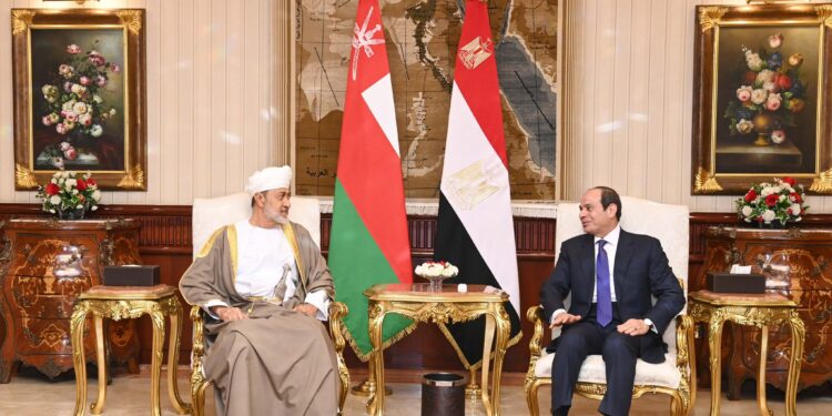 جلالة السلطان يصل إلى مصر