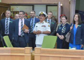 وفد الكلية الملكية للدراسات الدفاعية بالمملكة المتحدة يزور كلية الدفاع الوطني