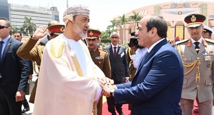 جلالة السلطان يعود إلى أرض الوطن 1 جلالة السلطان يعود إلى أرض الوطن