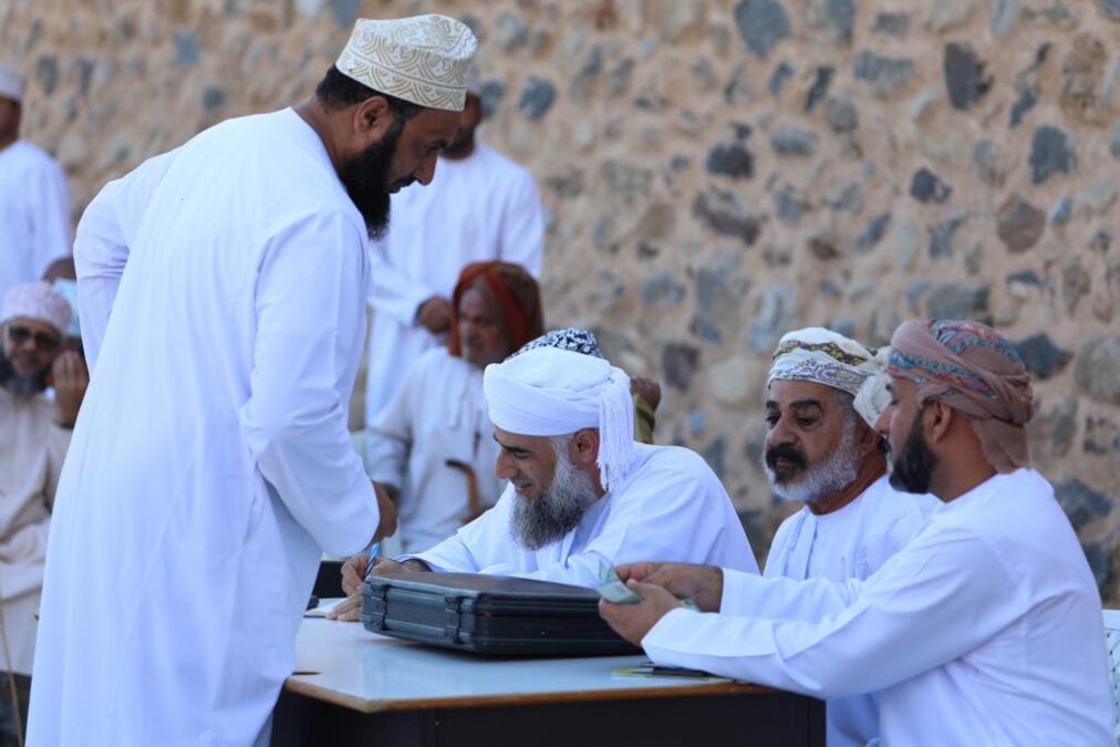 "قعد الفلج".. نحو تنظيم إلكترونيٍّ لتحديد الحصص والمواعيد 5 IMG 6907