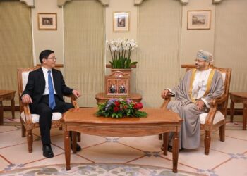 وزيرُ الخارجية يستقبل محافظ مقاطعة يونان الصينية