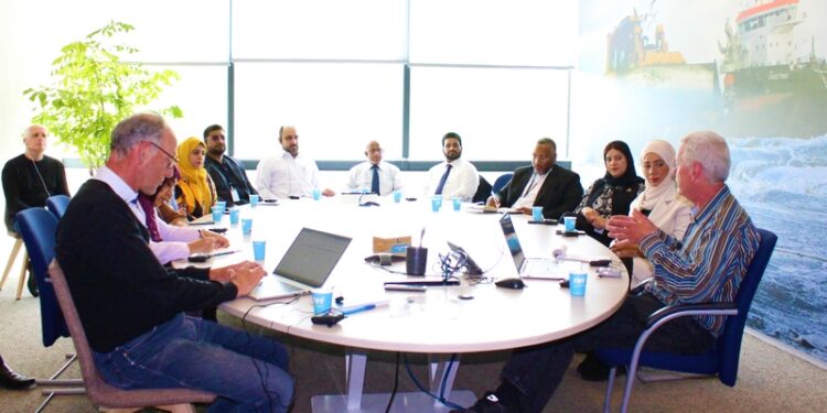 اللجنة العُمانية لحقوق الإنسان تُشارك في برنامج تعريفي وتدريبي بمملكة نيذرلاند