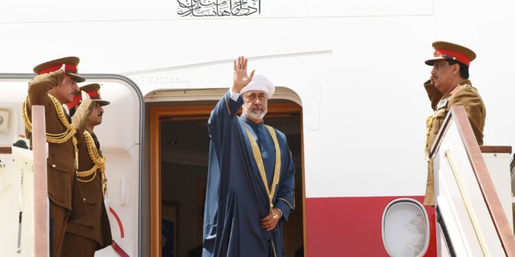 جلالة السلطان يتوجه إلى إيران