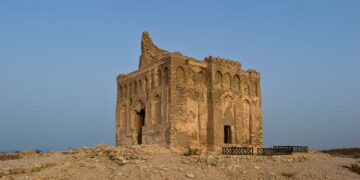 تأهيل مدينة قلهات الأثرية وإنشاء مركز للزوار