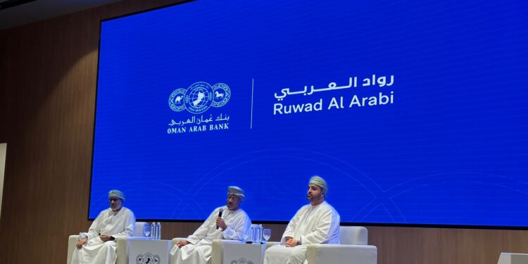 بنك عُمان‬⁩ العربي يُطلق برنامج رواد العربي