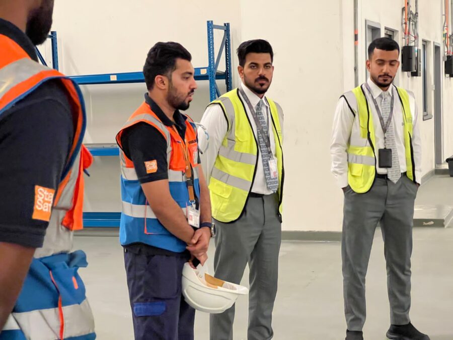 "مطارات عُمان" تنفذ حملة توعوية عن الإجهاد الحراري تغطي 600 موظف 3 fbcc1c85 8770 4c0b bb82 2f9f674b65f5