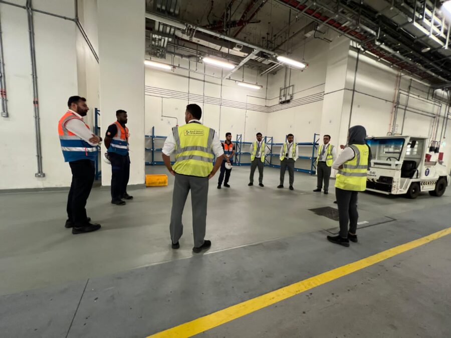 "مطارات عُمان" تنفذ حملة توعوية عن الإجهاد الحراري تغطي 600 موظف 4 fe0c81a0 25cf 47ad 8aea 25db50dc0dd5