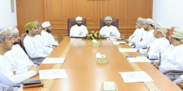 وزير الأوقاف والشؤون الدينية يلتقي محافظ جنوب الباطنة ويستعرض رؤية وخطط الوزارة خلال المرحلة المقبلة