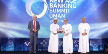 عُمان داتا بارك تحصد جائزة (عشر سنوات من التميز في التحول الرقمي)