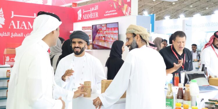 الشركات العمانية توقّع عقوداً ومذكرات تفاهم في معرض “سعودي فود”