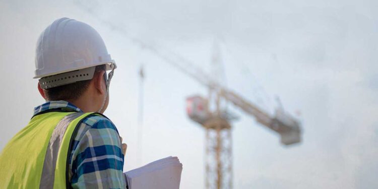 إعلان إيقاف العمل في المواقع الإنشائية والمفتوحة في وقت الظهيرة