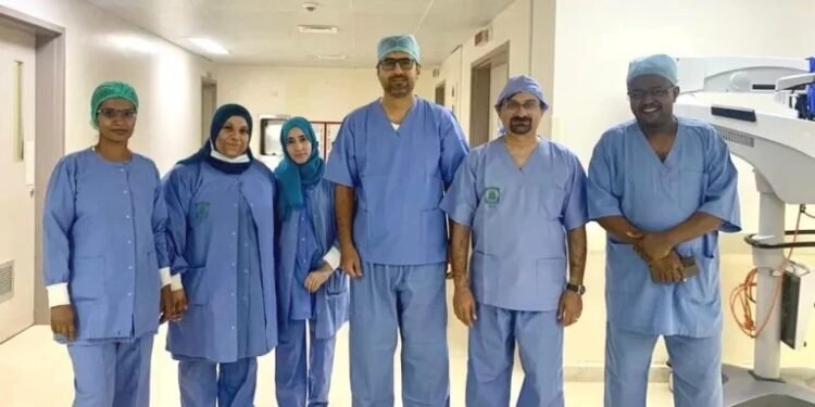 الأولى من نوعها.. إجراء عملية “ الجزعة الكبدية” بمستشفى الرستاق