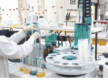 المواصفات القياسية تسهم في تمكين التجارة والصناعة وتعزيز بيئة الاستثمار