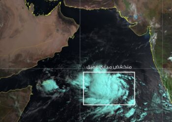 فرص لتطور الحالة المدارية إلى منخفض مداري