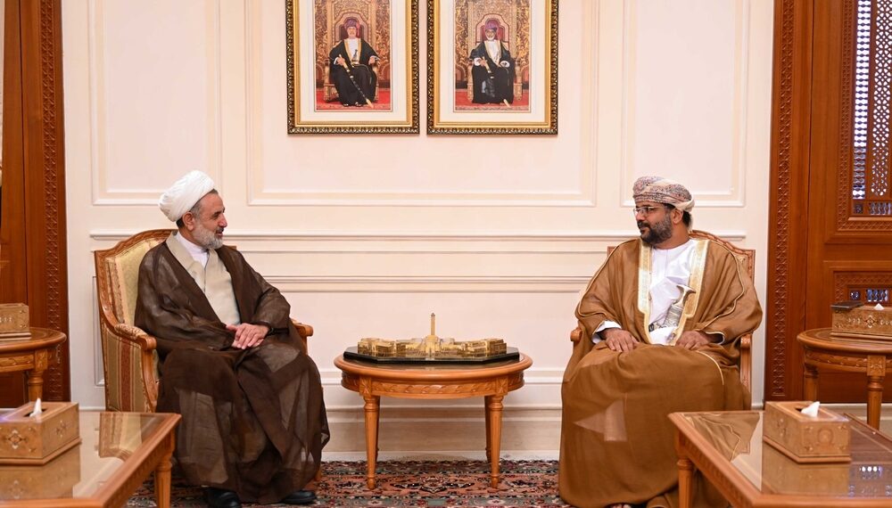 نائب رئيس مجلس الشورى يستقبل نظيره الإيراني 1 نائب رئيس مجلس الشورى يستقبل نظيره الإيراني