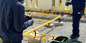 احتواء تسرب غاز طبخ تسرب في مجمع تجاري بالسيب