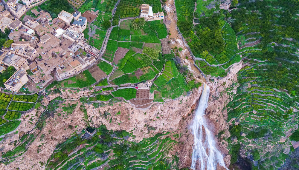 الجبل الأخضر يشهد طقسًا معتدلًا وسط تدفقٍ سياحيّ 1 الجبل الأخضر يشهد طقسًا معتدلًا وسط تدفقٍ سياحيّ