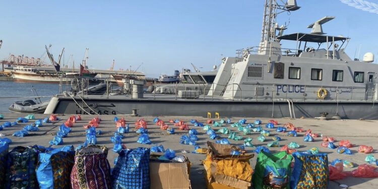 القبض على ثلاثة مهربين لمخدر القات في ظفار