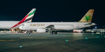 مطار مسقط الدولي يستقبل أولى رحلات طيران “أير سيال” الباكستاني