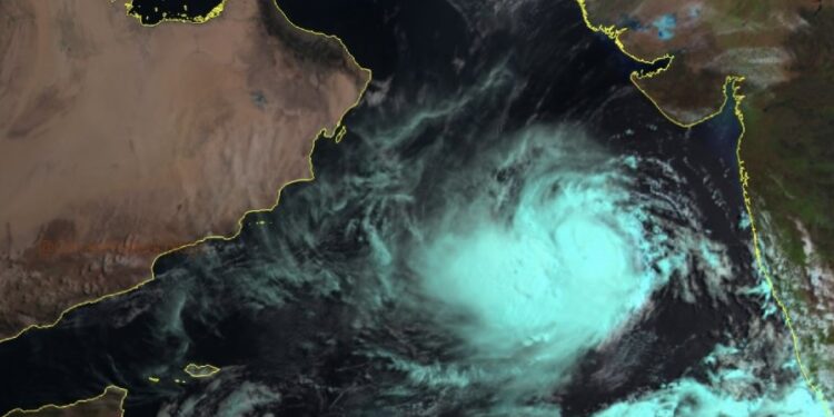تعرّف على آخر مستجدات و تفاصيل الإعصار المداري “بيبارجوي “ 1 تعرّف على آخر مستجدات و تفاصيل الإعصار المداري “بيبارجوي “