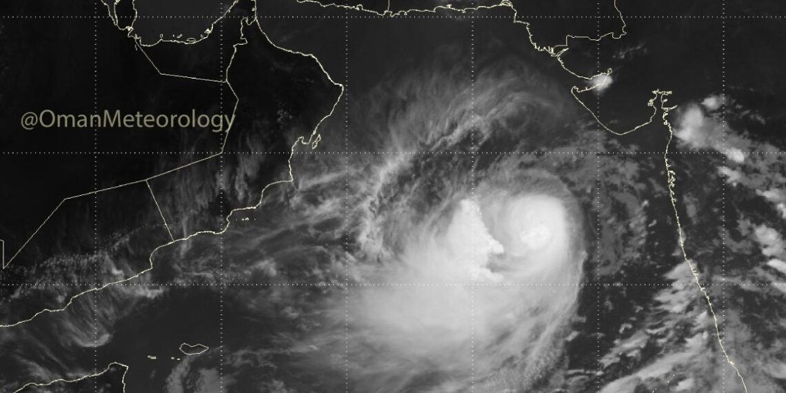 الأرصاد العمانية : تصنيف ⁧‫الحالة المدارية‬⁩ ( ⁧‫بيبارجوي‬⁩ ) إلى ⁧‫إعصار‬⁩ مداري من الدرجة الثانية