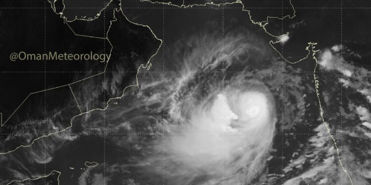 الأرصاد العمانية : تصنيف ⁧‫الحالة المدارية‬⁩ ( ⁧‫بيبارجوي‬⁩ ) إلى ⁧‫إعصار‬⁩ مداري من الدرجة الثانية