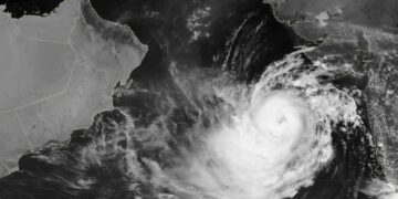 تطور الحالة المدارية “بيبارجوي” في بحر العرب إلى إعصار من الدرجة الثالثة